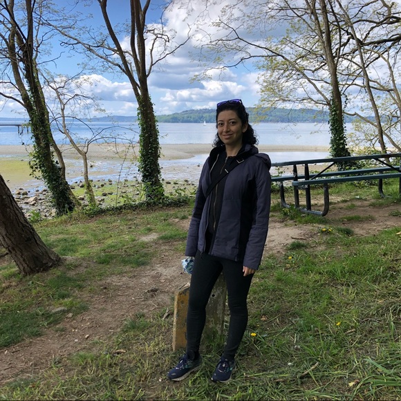 Meet your Posher, Camila - Picture 1 of 1